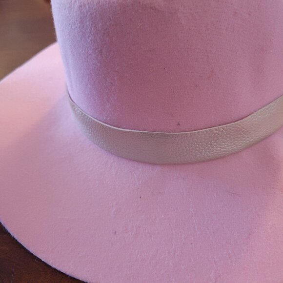 Lady Gaga Joanne World Tour Official Concert Merchandise Iconic Pink Fedora Hat. - Picture 5 of 8